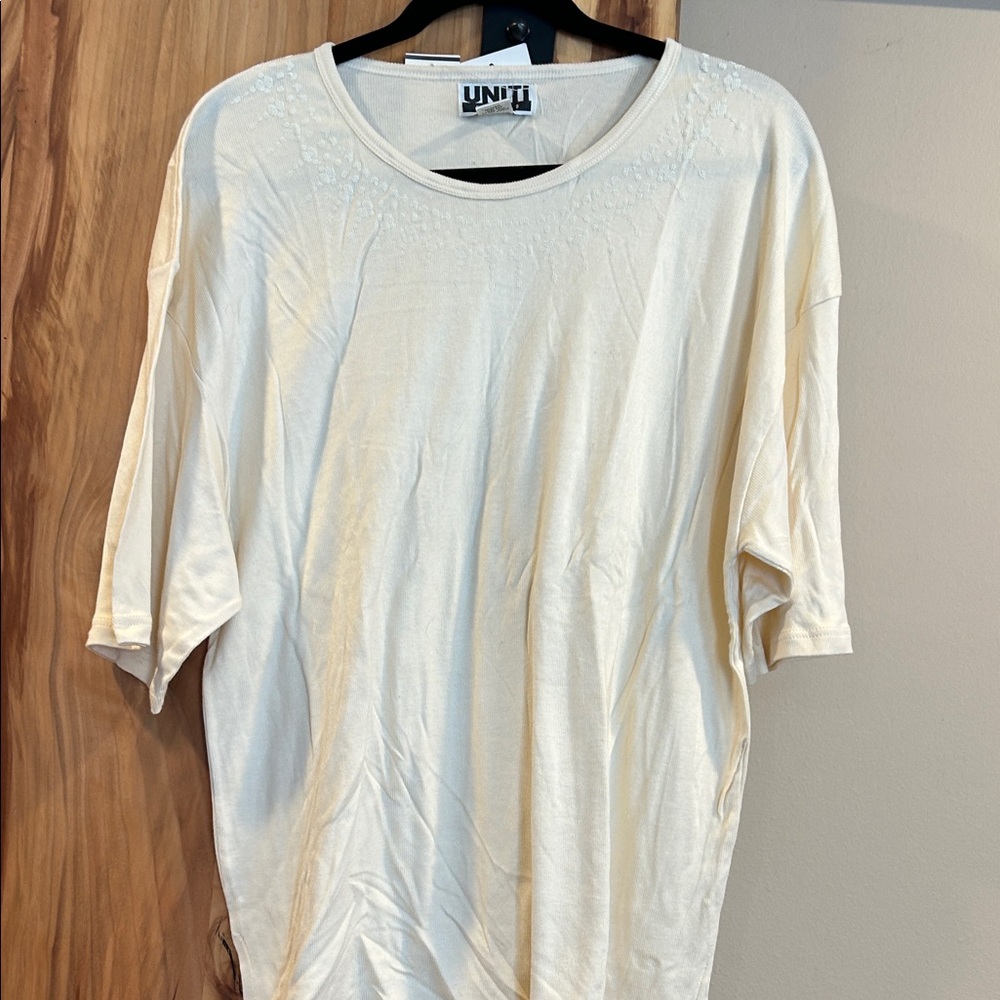 Uniti Casual Cream Short Sleeve Women's Tee